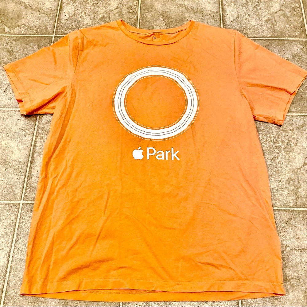 Apple logo T-shirt. Park Graphic Infinite loop Size Large - Womens.